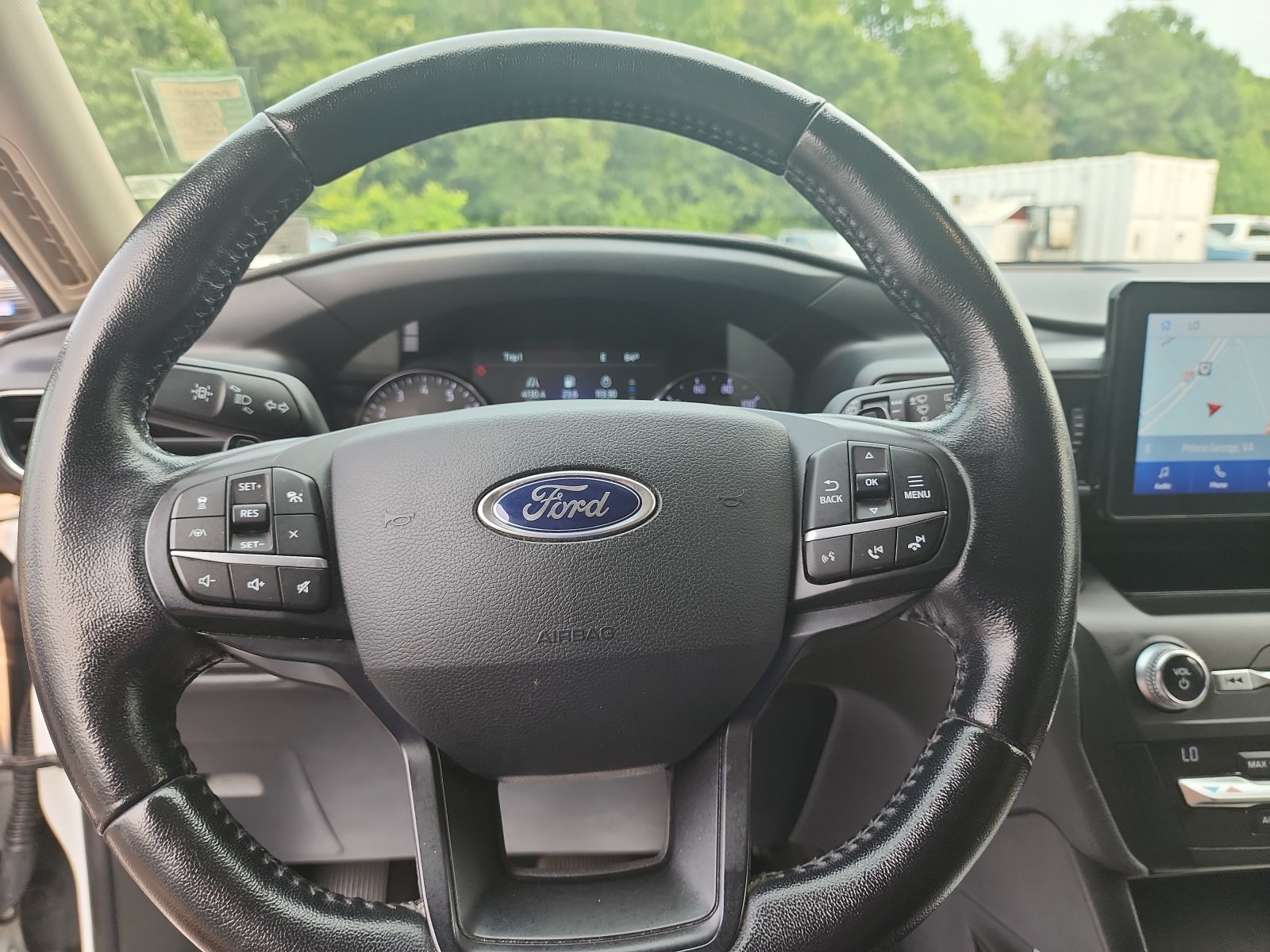 Used 2020 Ford Explorer XLT w/ Equipment Group 202A AWD/4WD image 15
