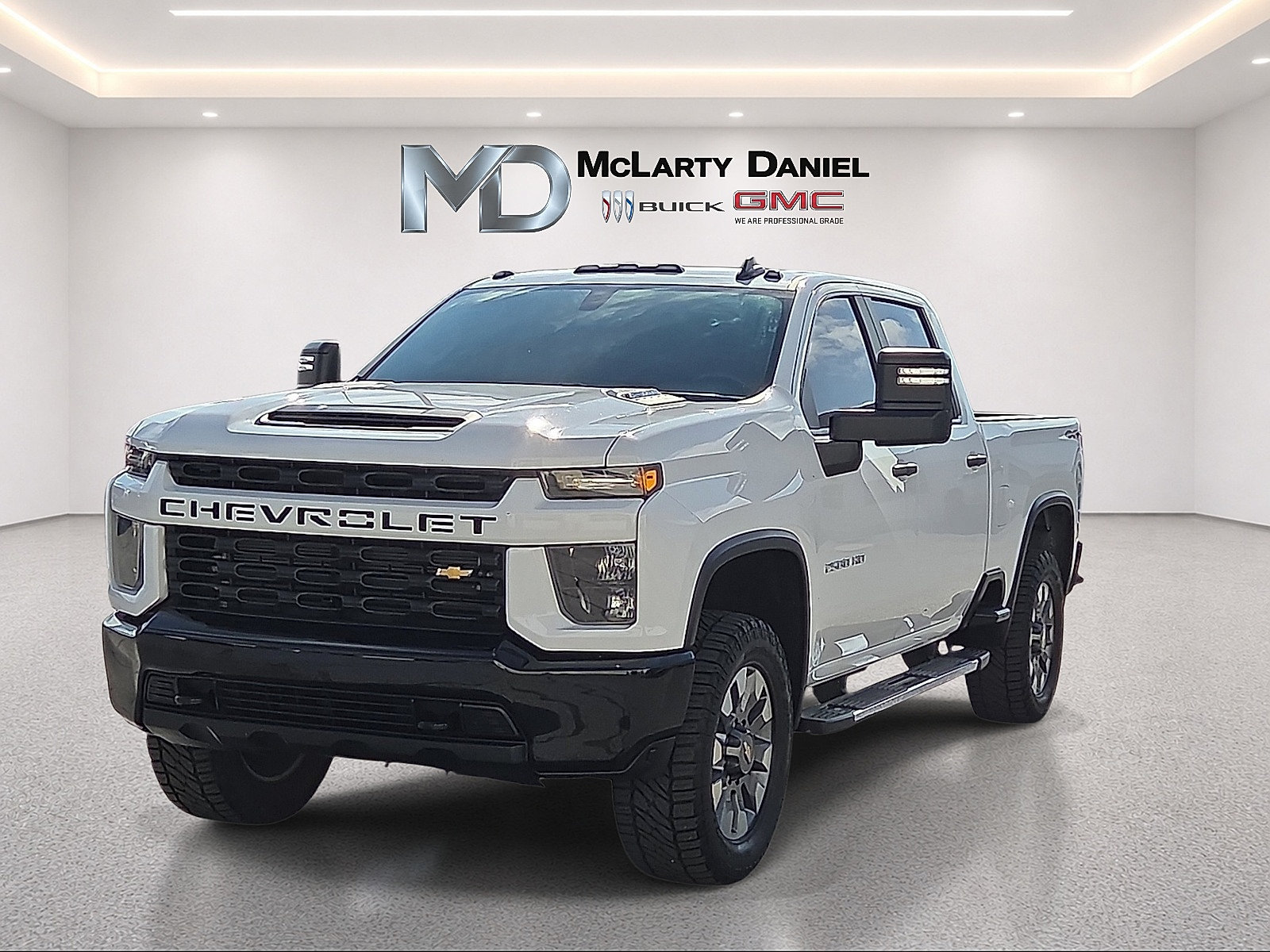 Used 2023 Chevrolet Silverado 2500 Custom w/ Custom Value Package AWD/4WD image 3