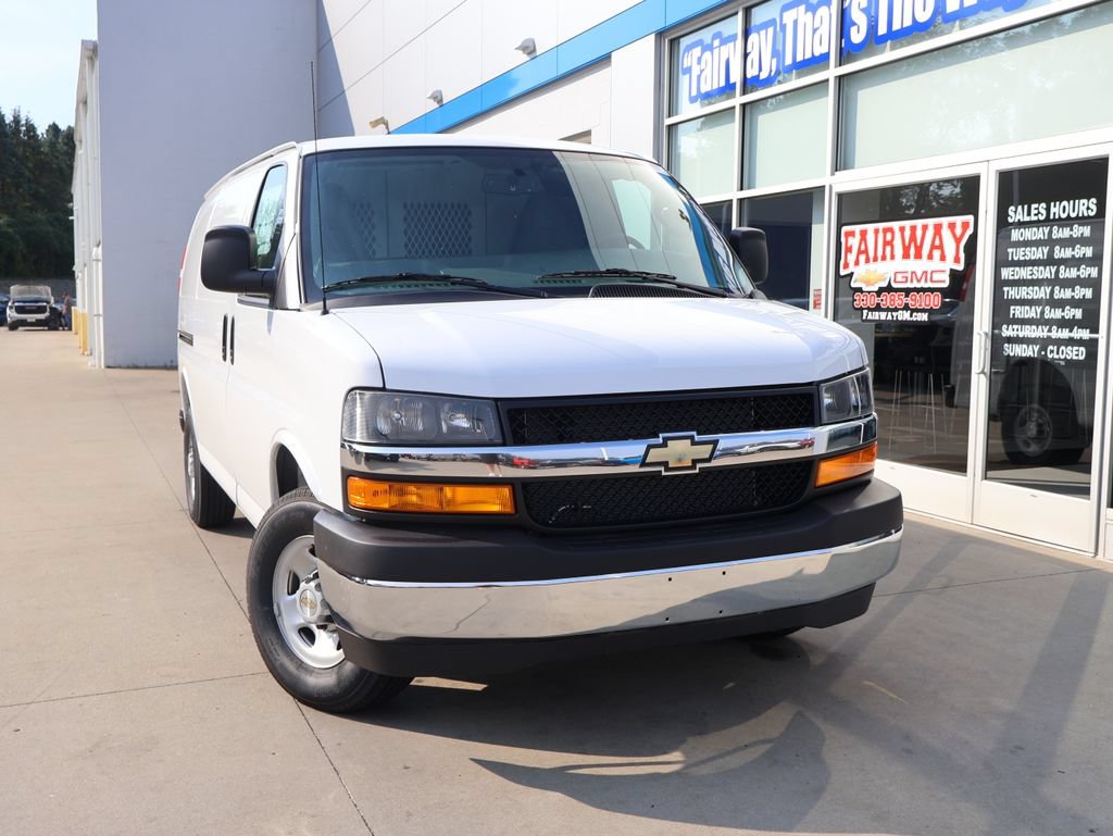 New 2026 Chevrolet Express 2500 w/ Enhanced Convenience Package RWD image 29