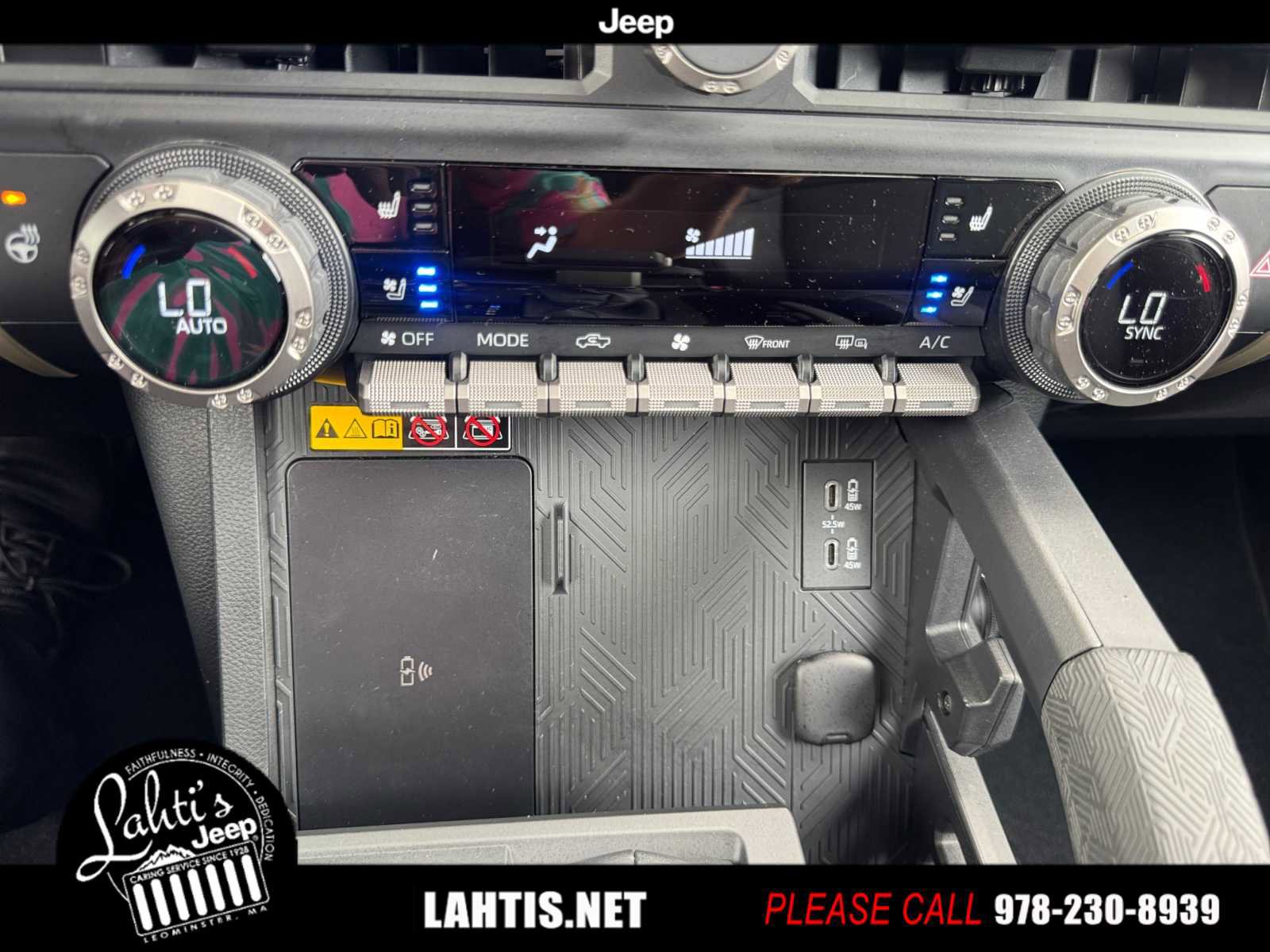 Used 2025 Toyota Tacoma Limited image 20