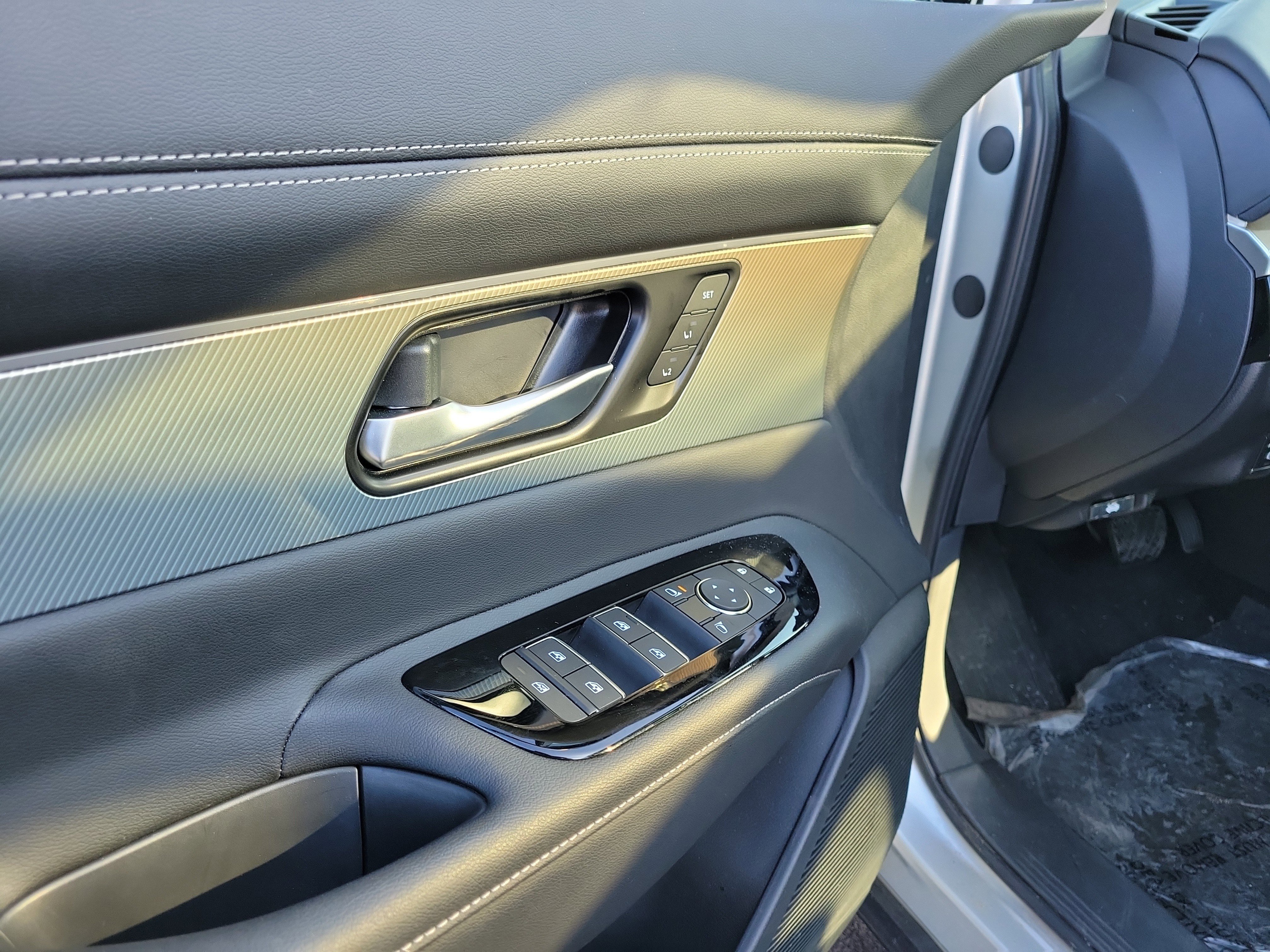 Certified 2025 Nissan Murano SL AWD/4WD image 18