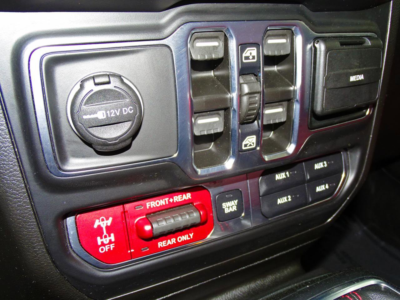 Used 2023 Jeep Wrangler Unlimited Rubicon 4xe AWD/4WD image 25