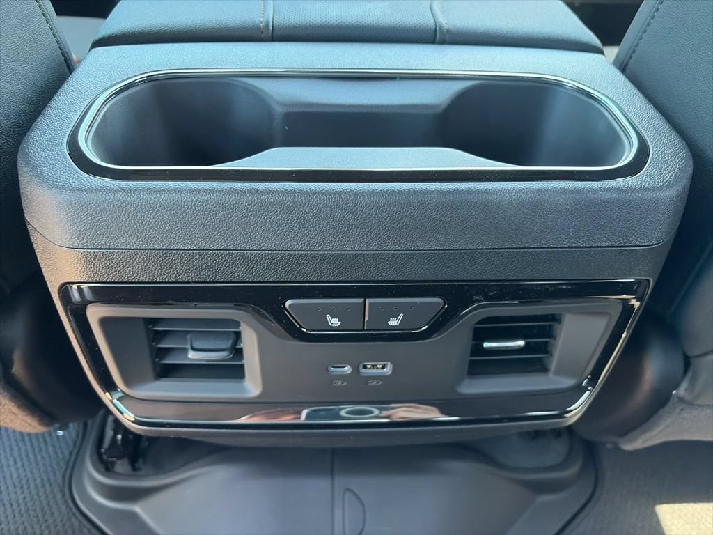 New 2026 GMC Sierra 1500 AT4 w/ AT4 Premium Package AWD/4WD image 13
