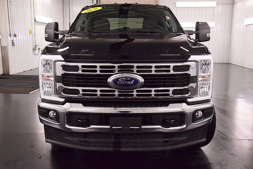 New 2026 Ford F350 XLT w/ FX4 Off-Road Package AWD/4WD image 2