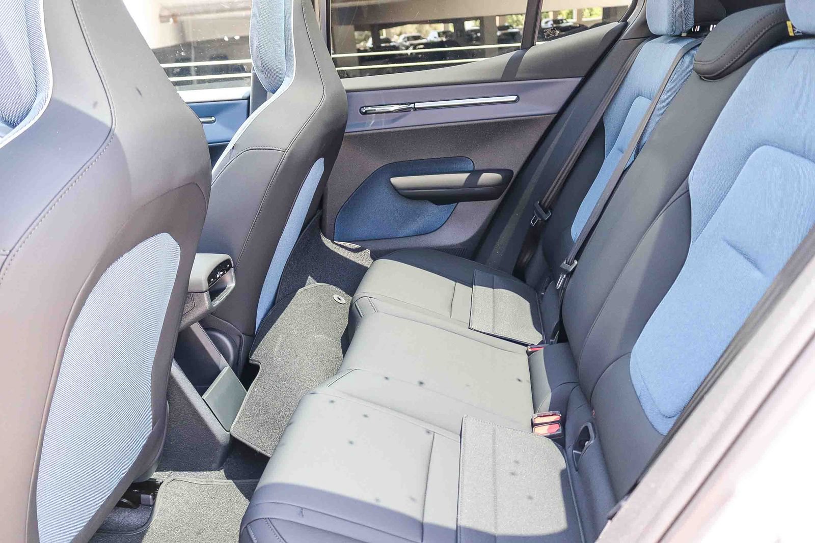 New 2026 Volvo EX30 Plus AWD/4WD image 16