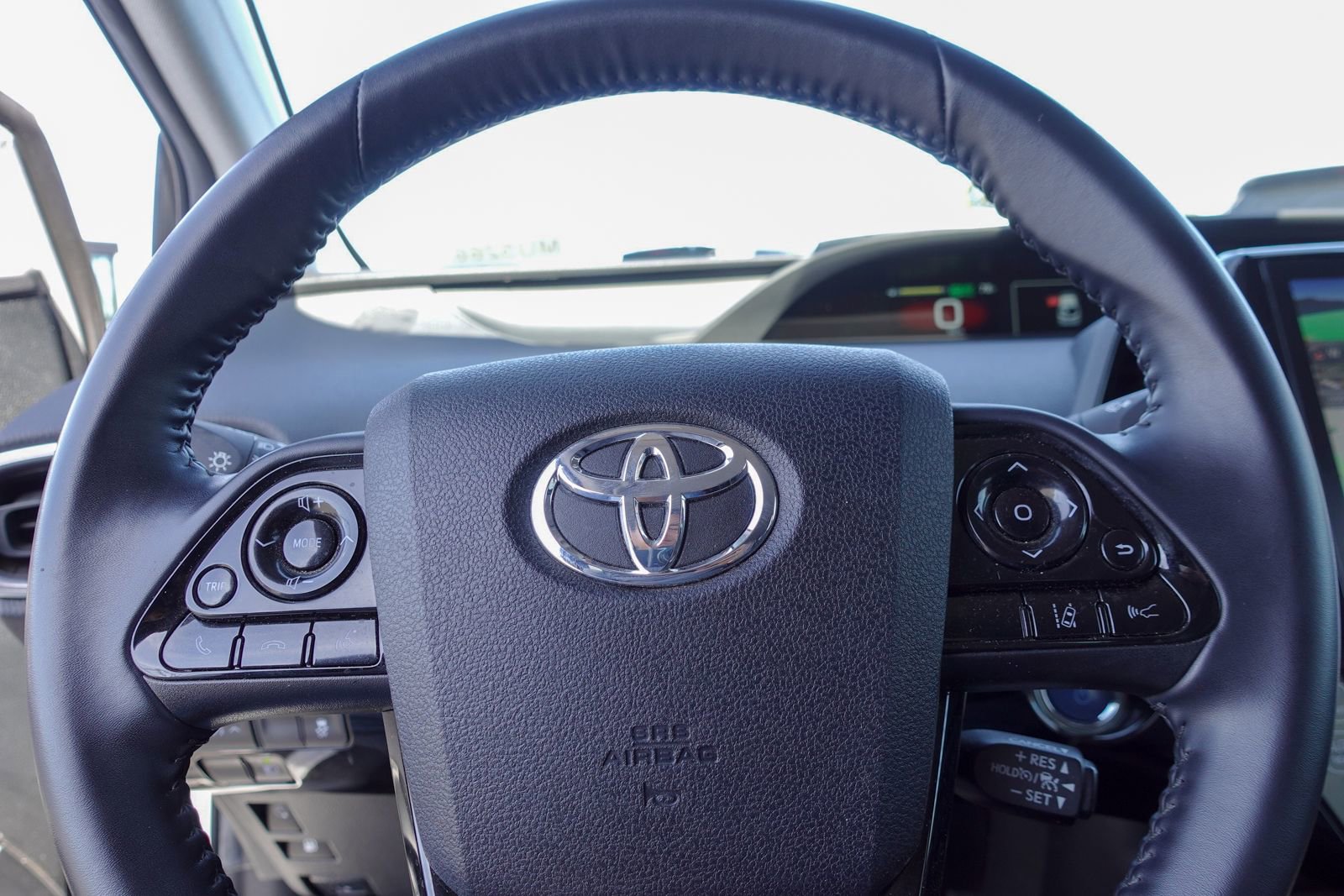 Used 2022 Toyota Prius Prime XLE FWD image 17