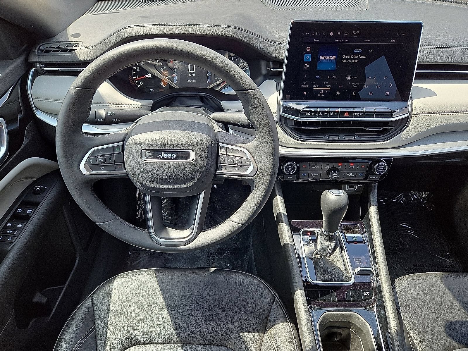 Used 2025 Jeep Compass Limited AWD/4WD image 17
