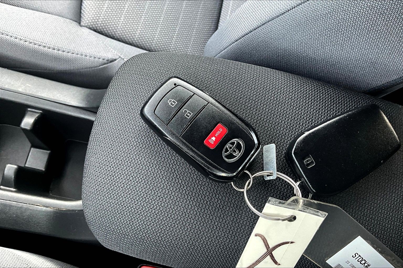 Used 2023 Toyota Corolla Cross AWD Hybrid w/ Moonroof Package image 10