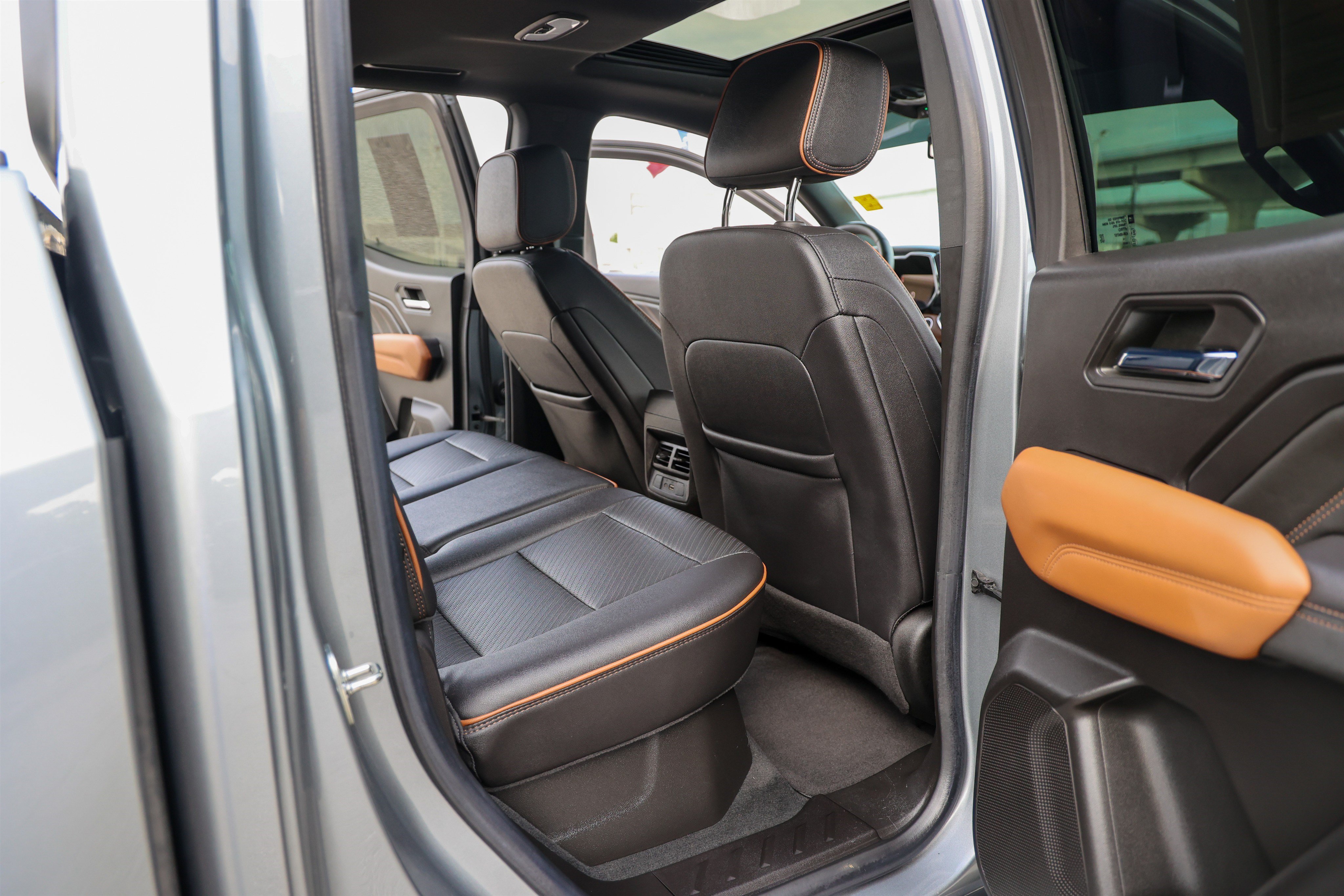 Used 2023 GMC Canyon AT4 w/ AT4 Premium Package AWD/4WD image 43