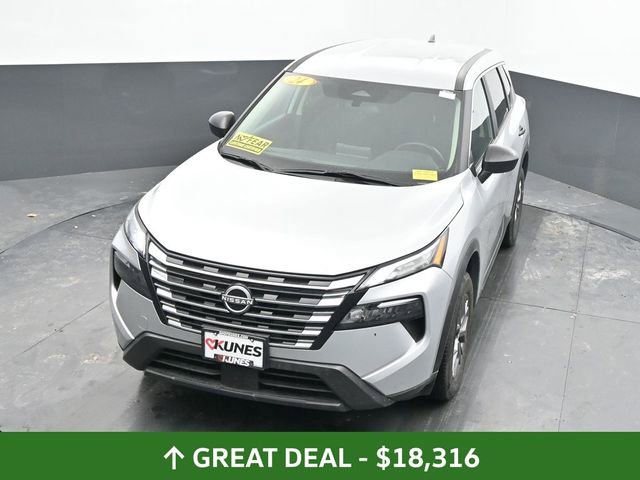 Used 2024 Nissan Rogue S image 37