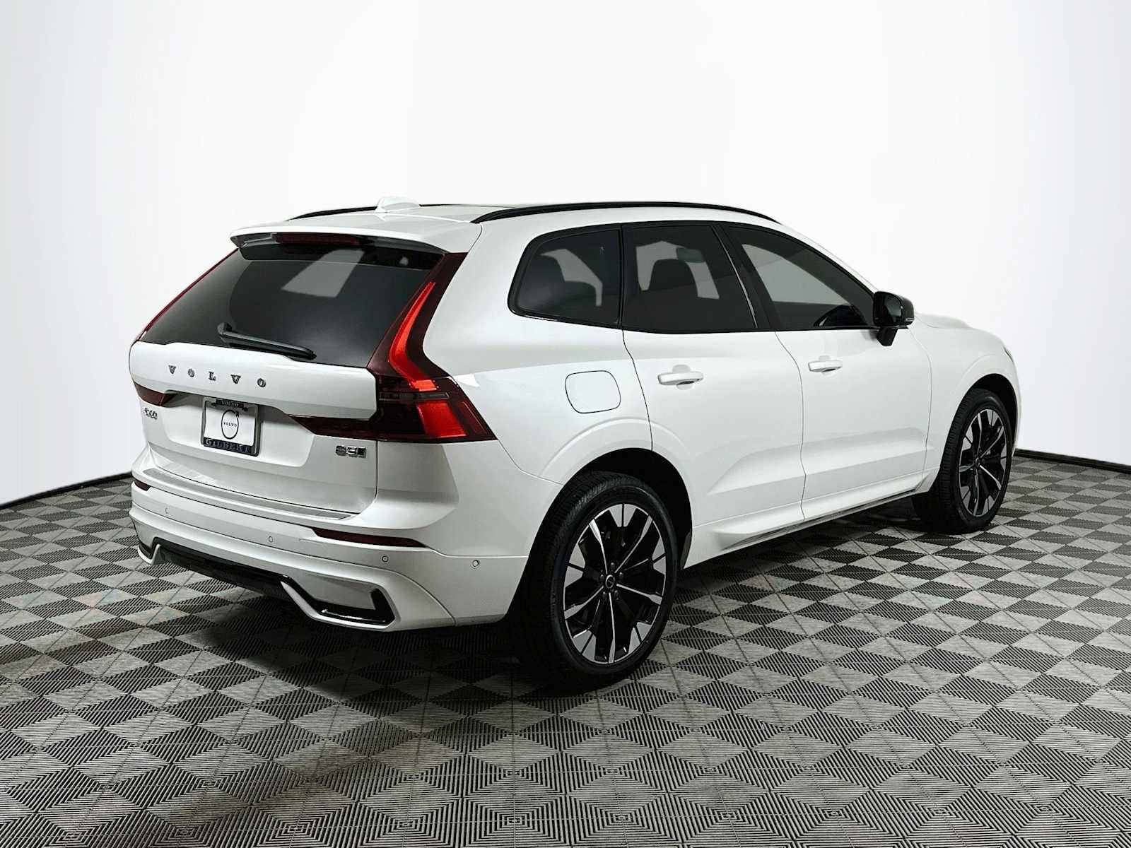Used 2026 Volvo XC60 B5 Plus w/ Protection Package Premier AWD/4WD image 7