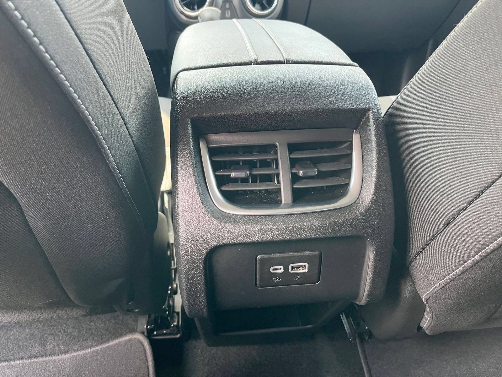 Used 2025 Chevrolet Blazer LT FWD image 23