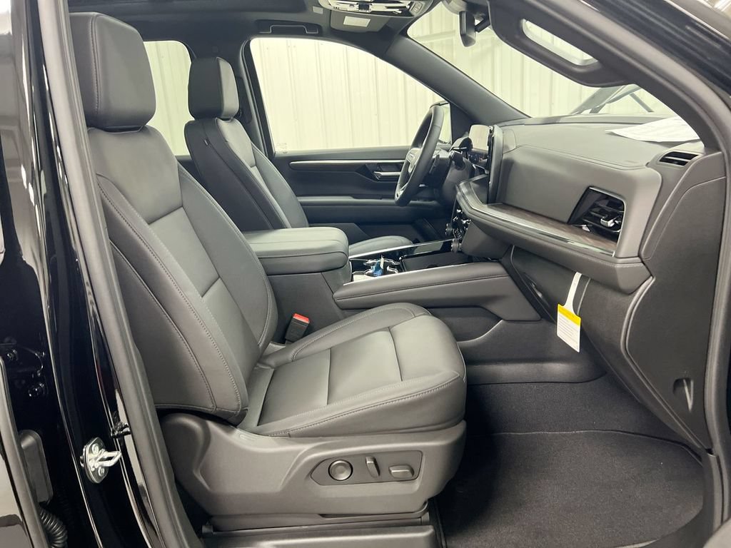 New 2026 Chevrolet Suburban Z71 w/ Comfort Package AWD/4WD image 23