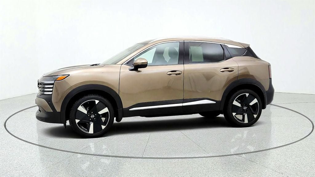 Used 2025 Nissan Kicks SR w/ Illumination Package AWD/4WD image 8