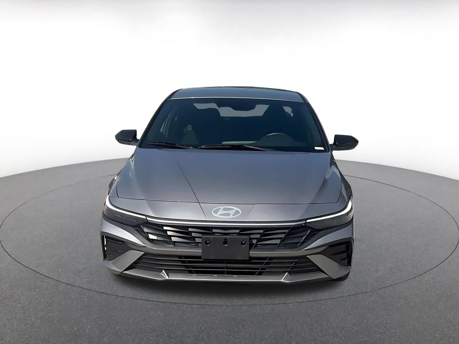 Used 2026 Hyundai Elantra Sport FWD image 4