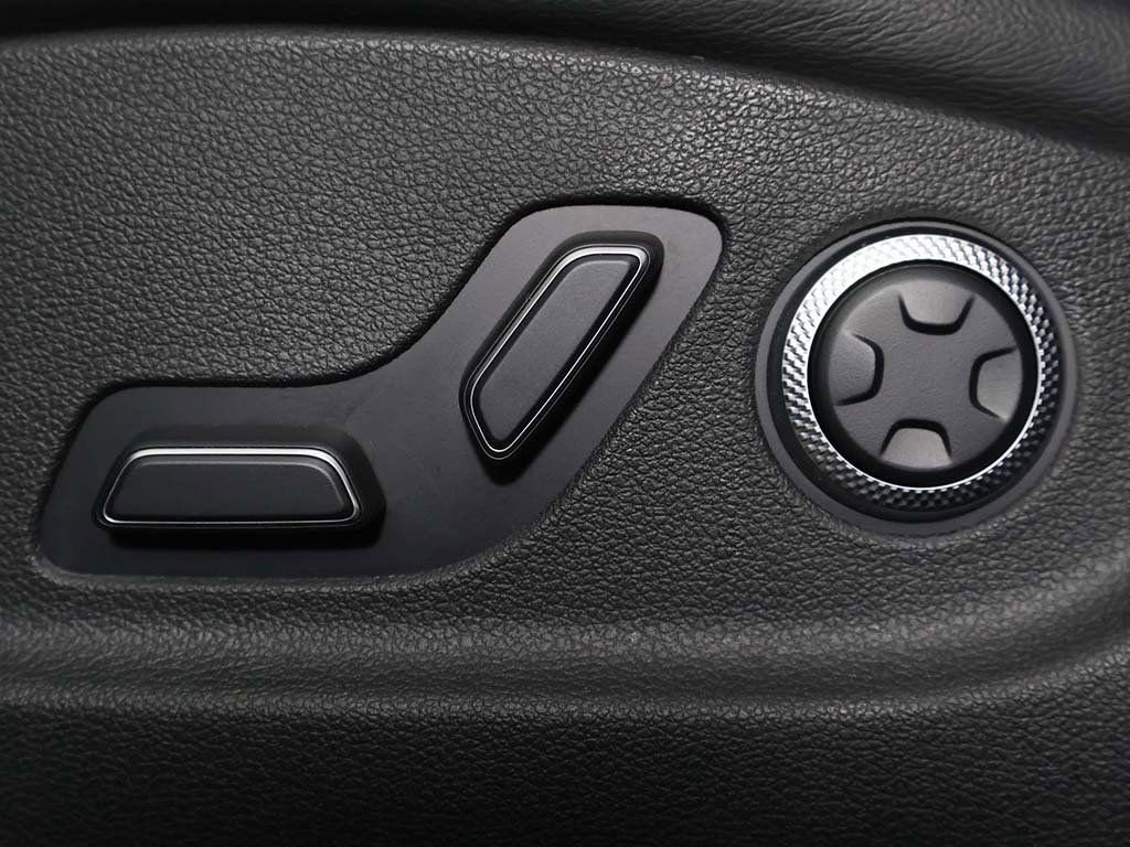 Used 2025 Genesis GV70 2.5T image 29