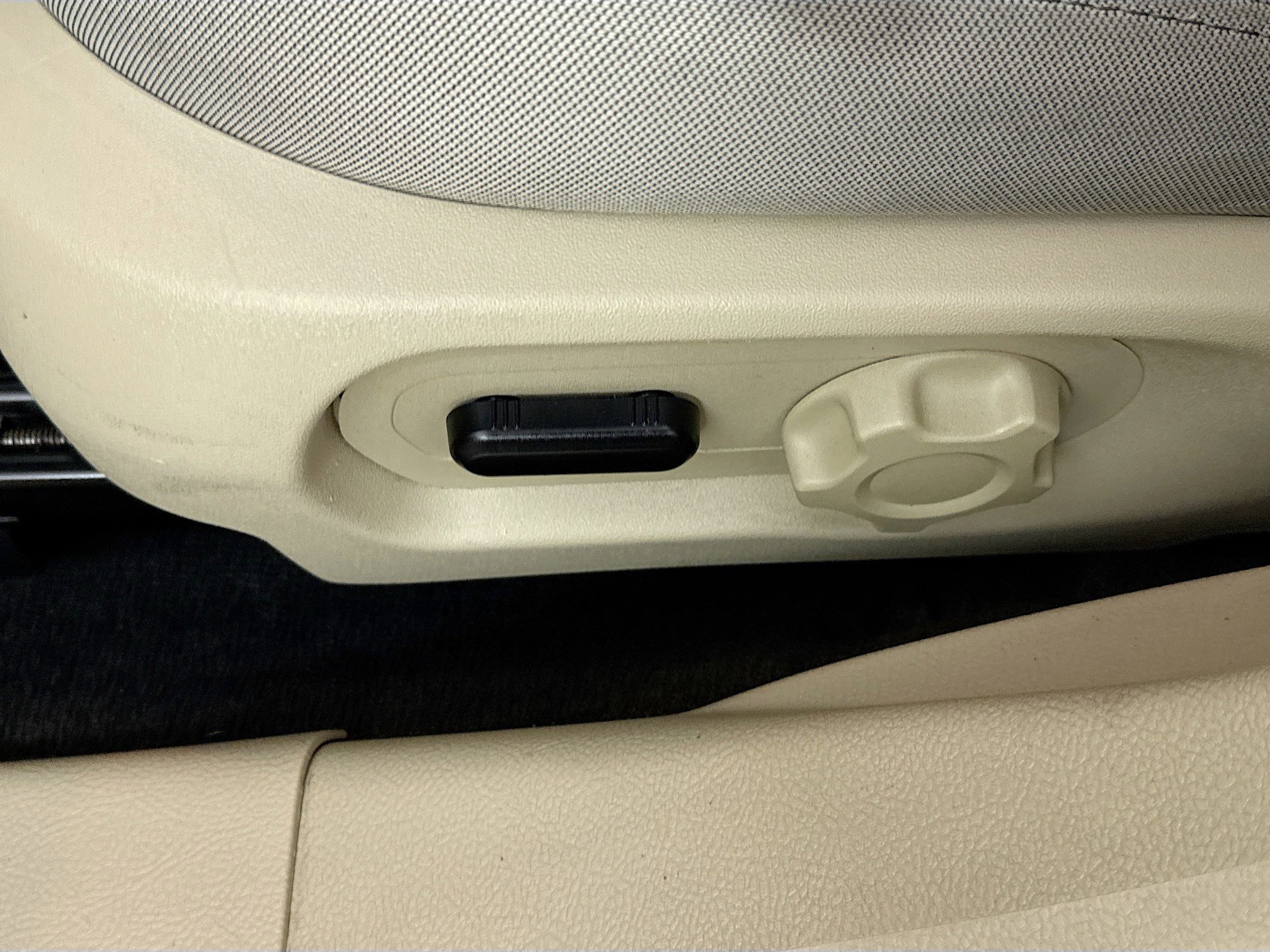 Used 2018 Ford Taurus SE image 21