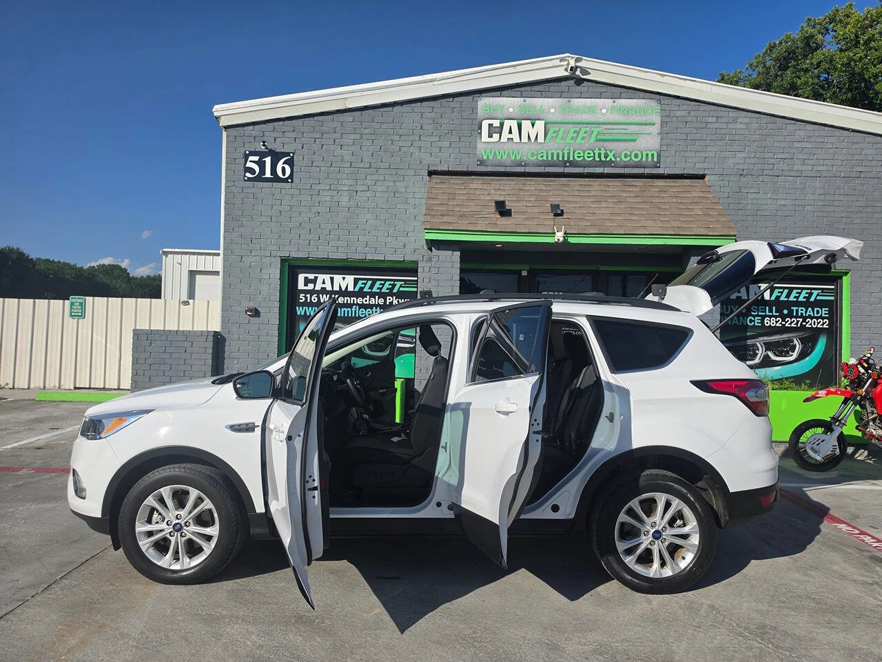 Used 2018 Ford Escape SE w/ SE Sync 3 Package AWD/4WD image 32