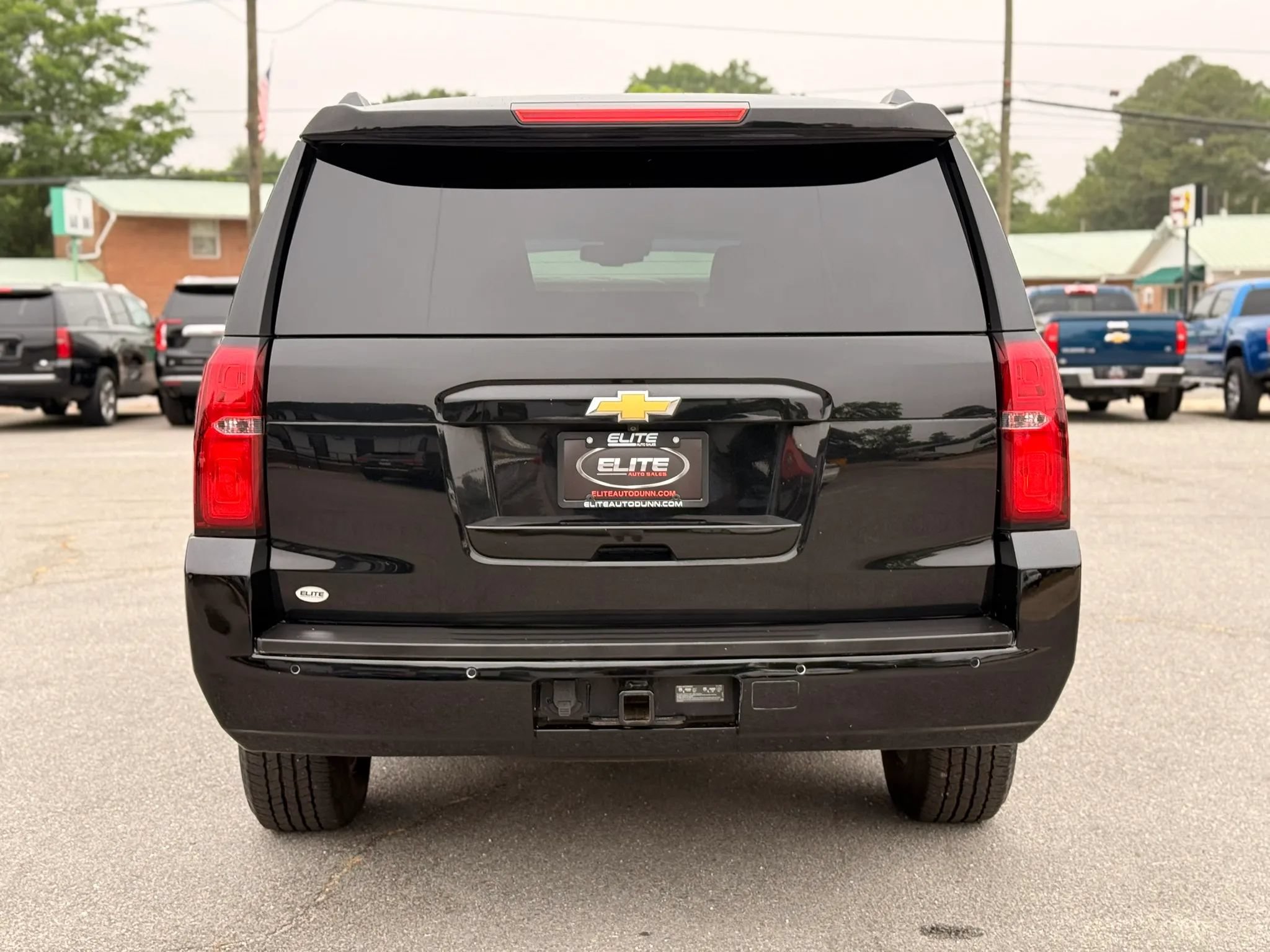 Used 2018 Chevrolet Suburban LT RWD image 8