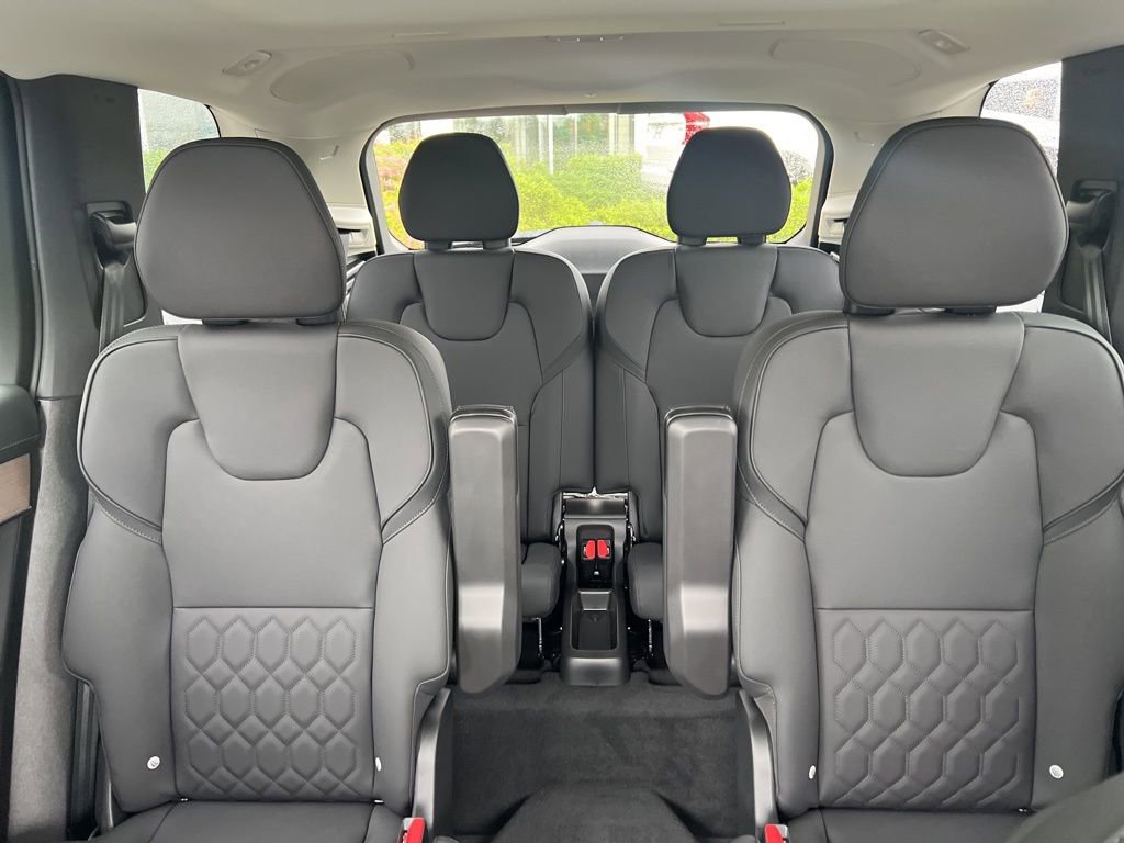 New 2026 Volvo XC90 B6 Plus w/ Protection Package Premier image 27