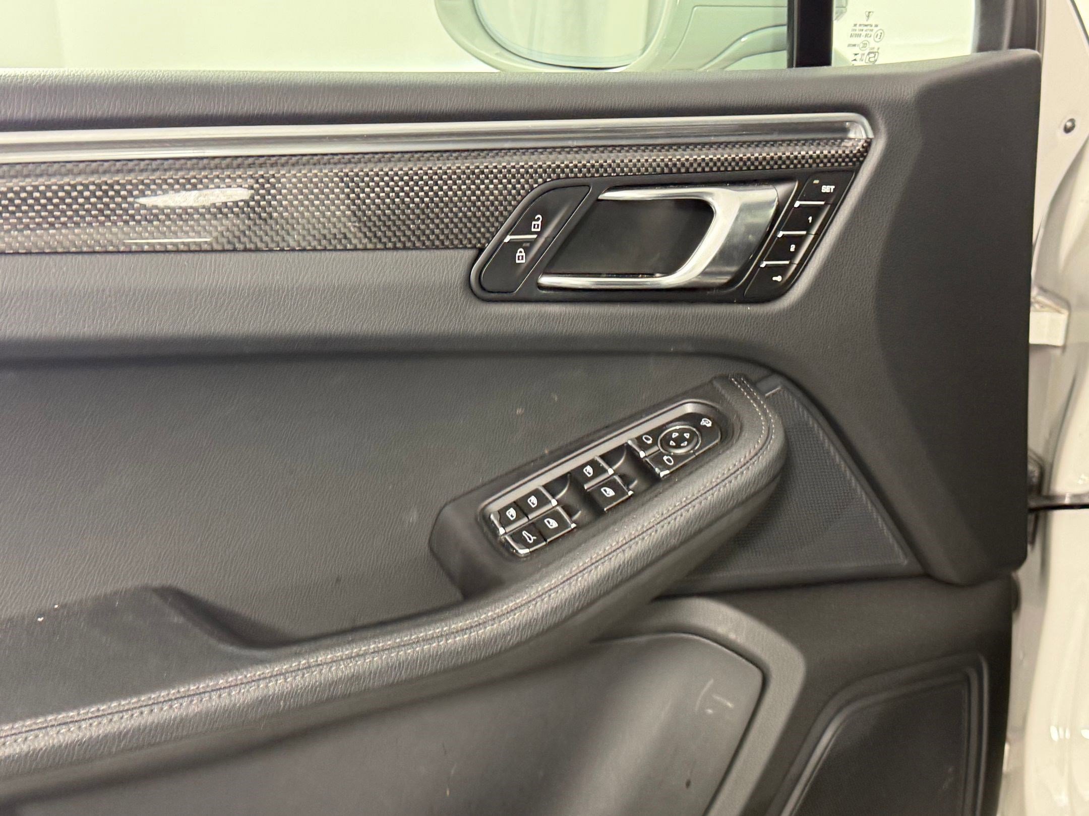 Certified 2024 Porsche Macan S image 15