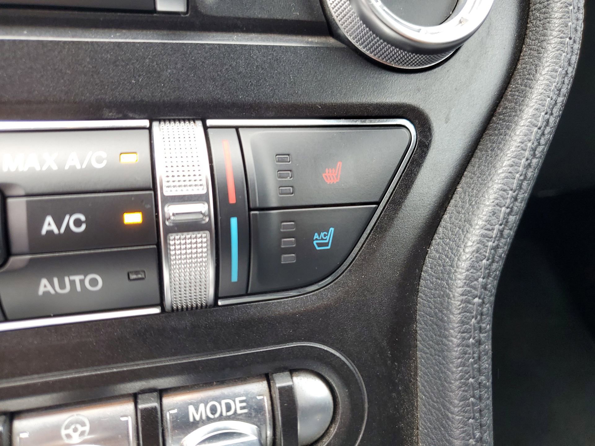 Used 2019 Ford Mustang GT Premium w/ Equipment Group 401A image 26