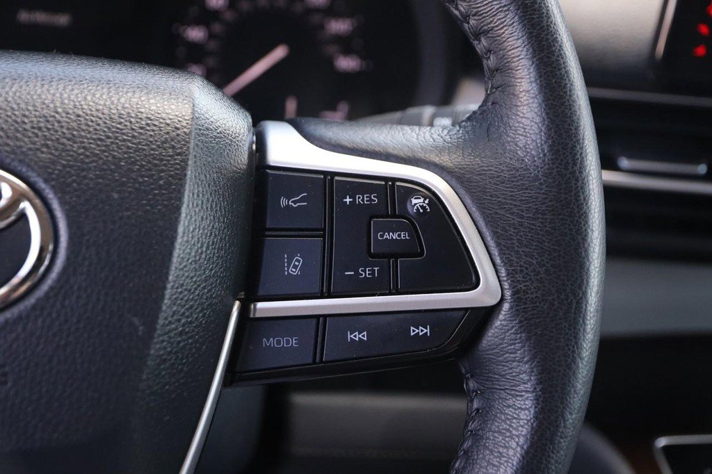 Used 2023 Toyota Sienna XLE w/ XLE Plus Package AWD/4WD image 15