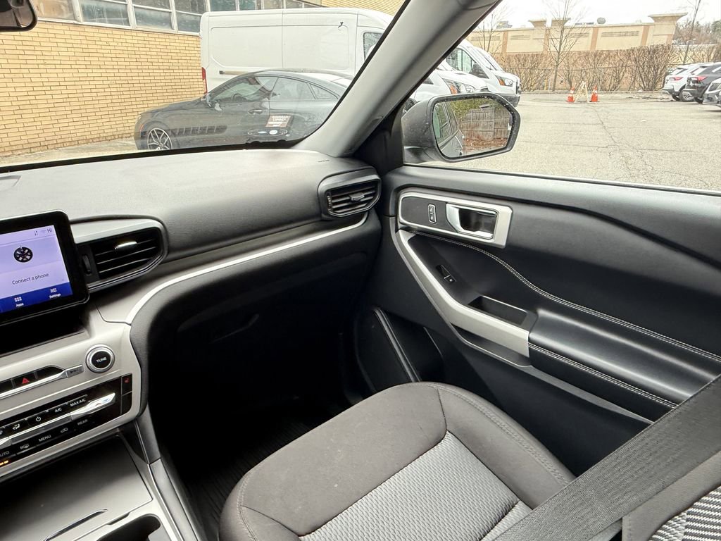 Used 2022 Ford Explorer XLT AWD/4WD image 15