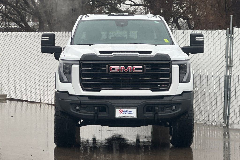 New 2026 GMC Sierra 2500 AT4X w/ AT4X AEV Edition image 6
