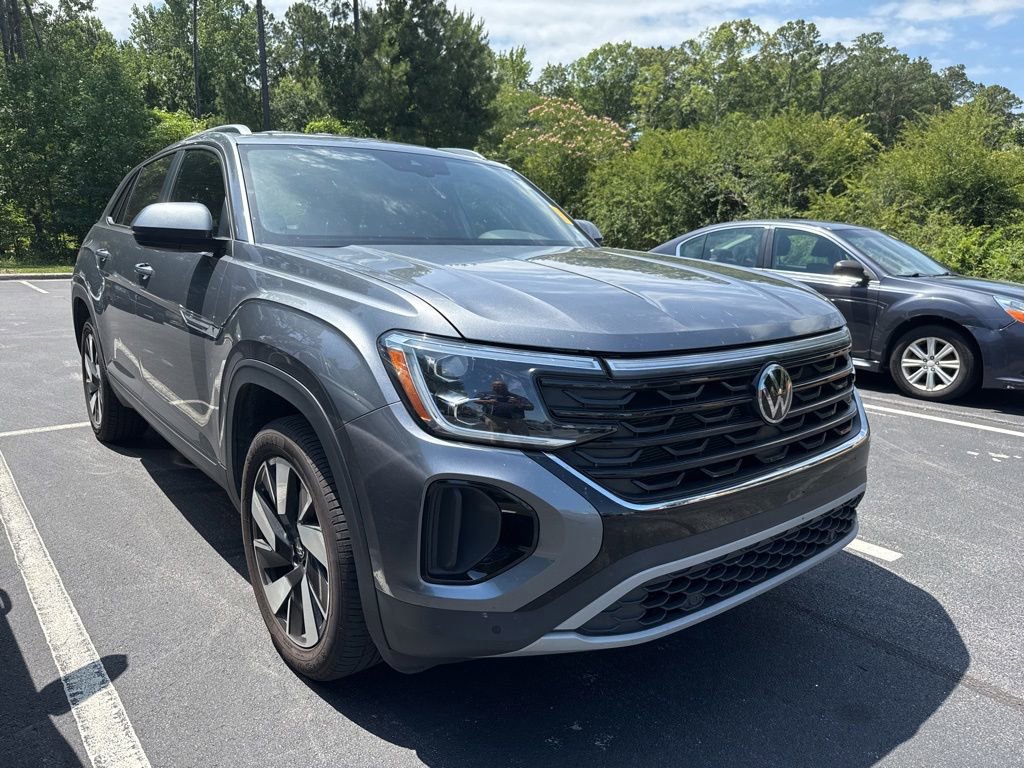 Used 2024 Volkswagen Atlas Cross Sport SE FWD image 6