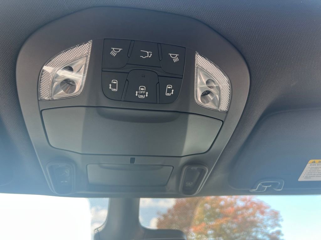 New 2026 Chrysler Pacifica Limited image 16