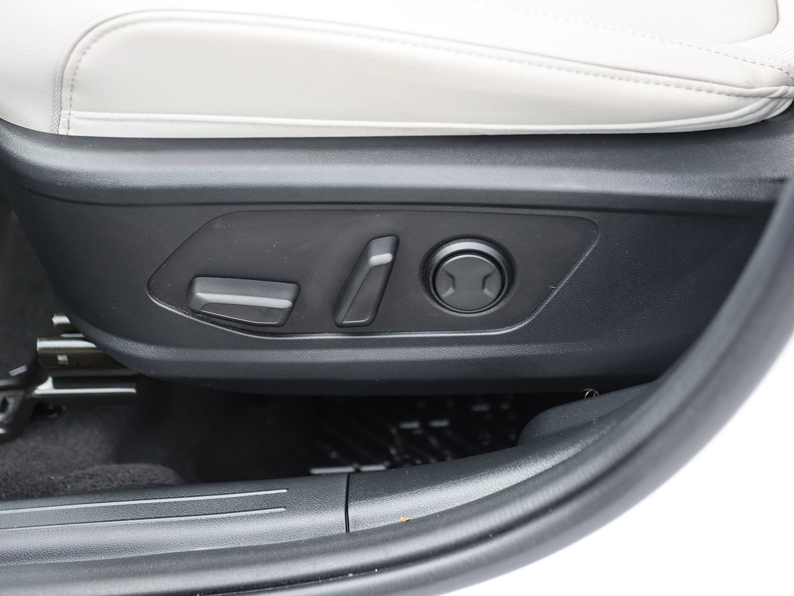 Certified 2023 Hyundai Tucson Limited AWD/4WD image 19