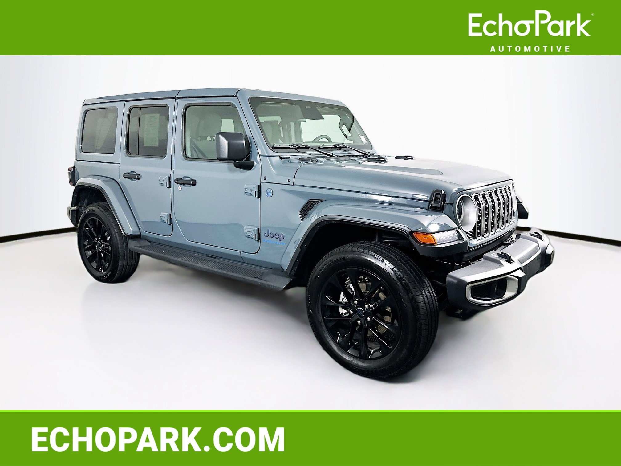 Used 2025 Jeep Wrangler Sahara image 1