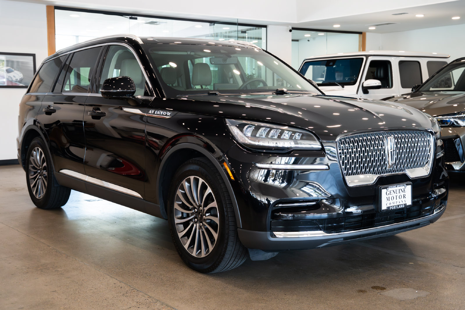 Used 2022 Lincoln Aviator Reserve RWD image 3