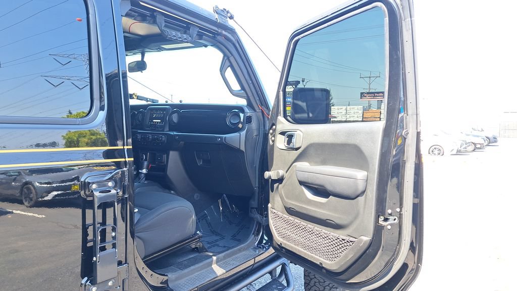 Used 2023 Jeep Gladiator Sport w/ Trailer Tow Package AWD/4WD image 26