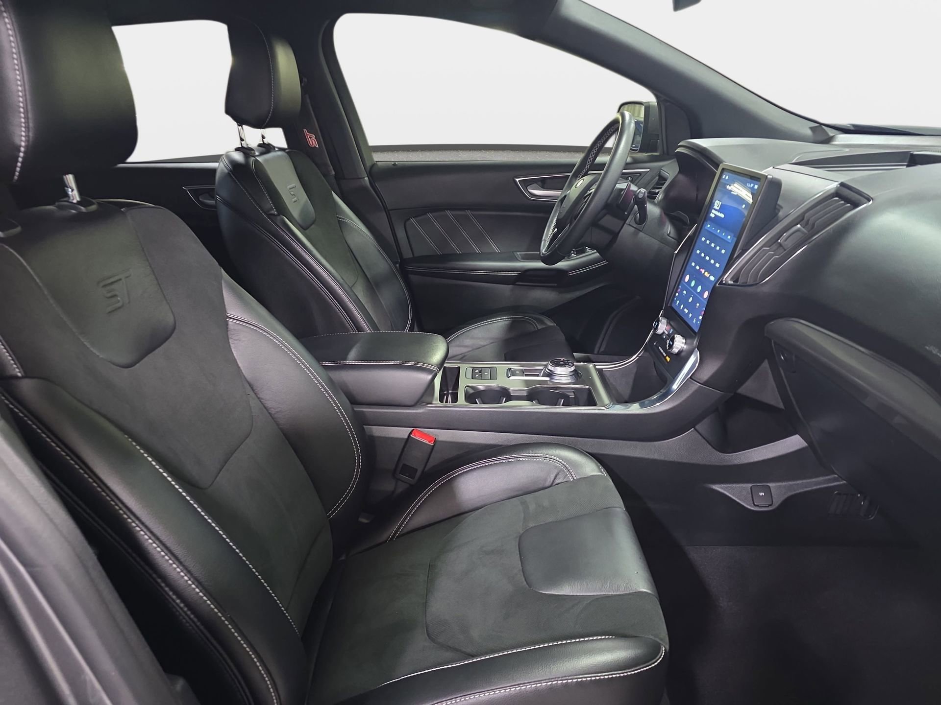 Used 2024 Ford Edge ST w/ Equipment Group 401A AWD/4WD image 10