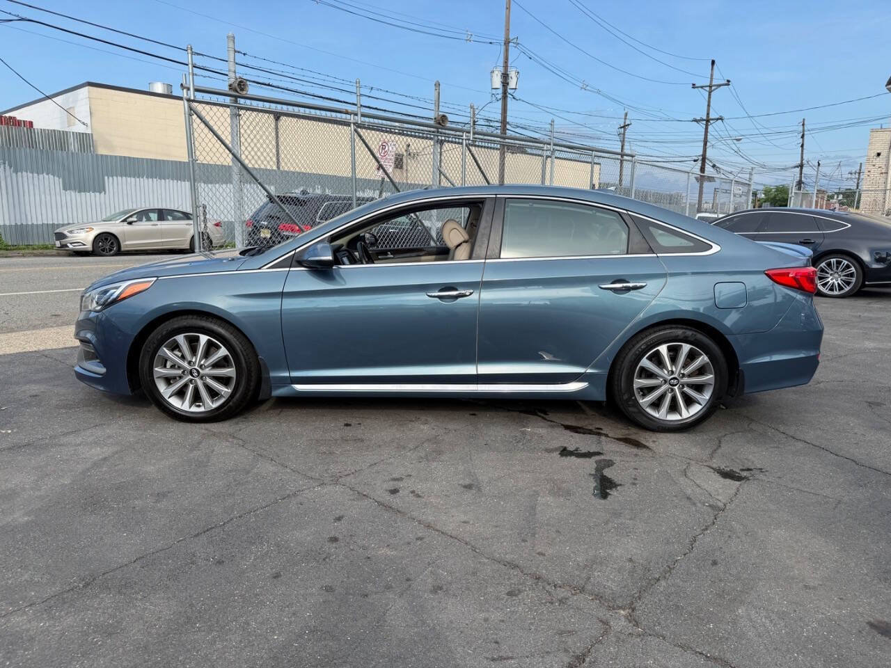 Used 2017 Hyundai Sonata Limited w/ Ultimate Package 04 FWD image 3