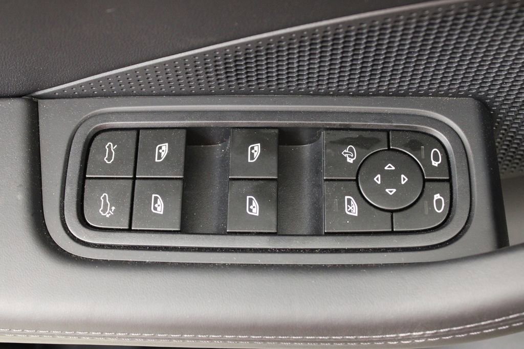 New 2024 Porsche Macan 4 Electric image 24