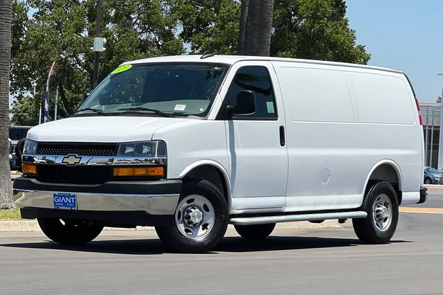 Used 2025 Chevrolet Express 2500 w/ Driver Convenience Package RWD image 8