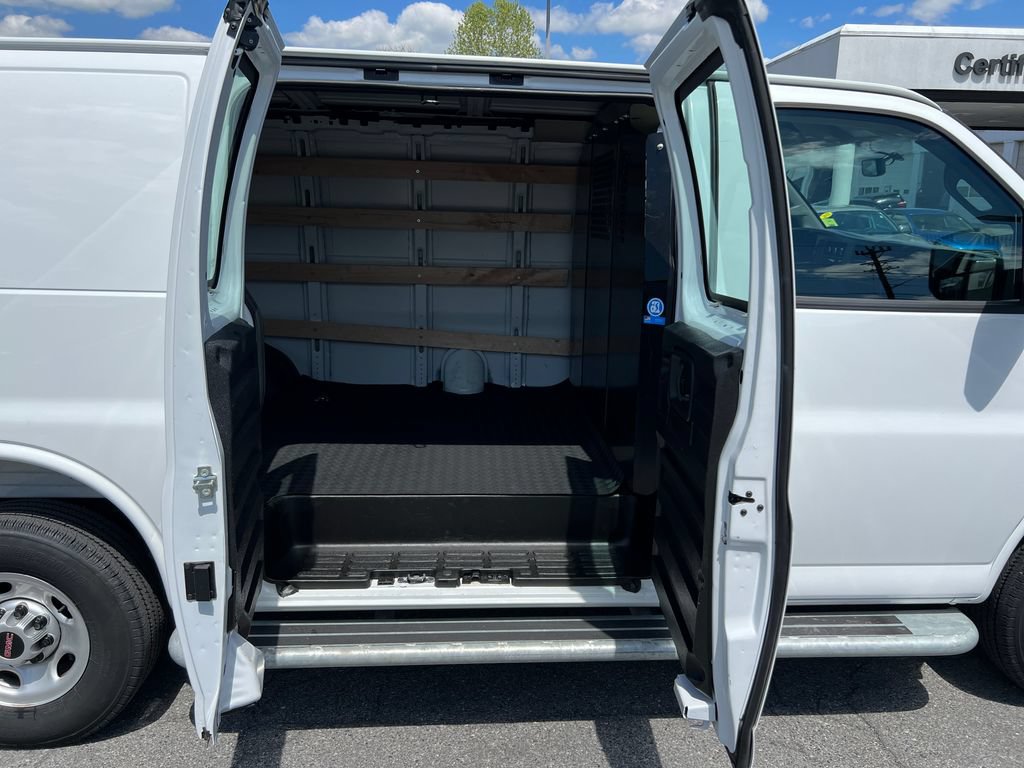 Used 2025 GMC Savana 2500 w/ Driver Convenience Package RWD image 17