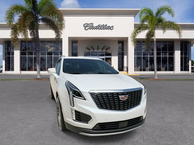 Certified 2024 Cadillac XT5 Premium Luxury w/ Technology Package FWD image 3