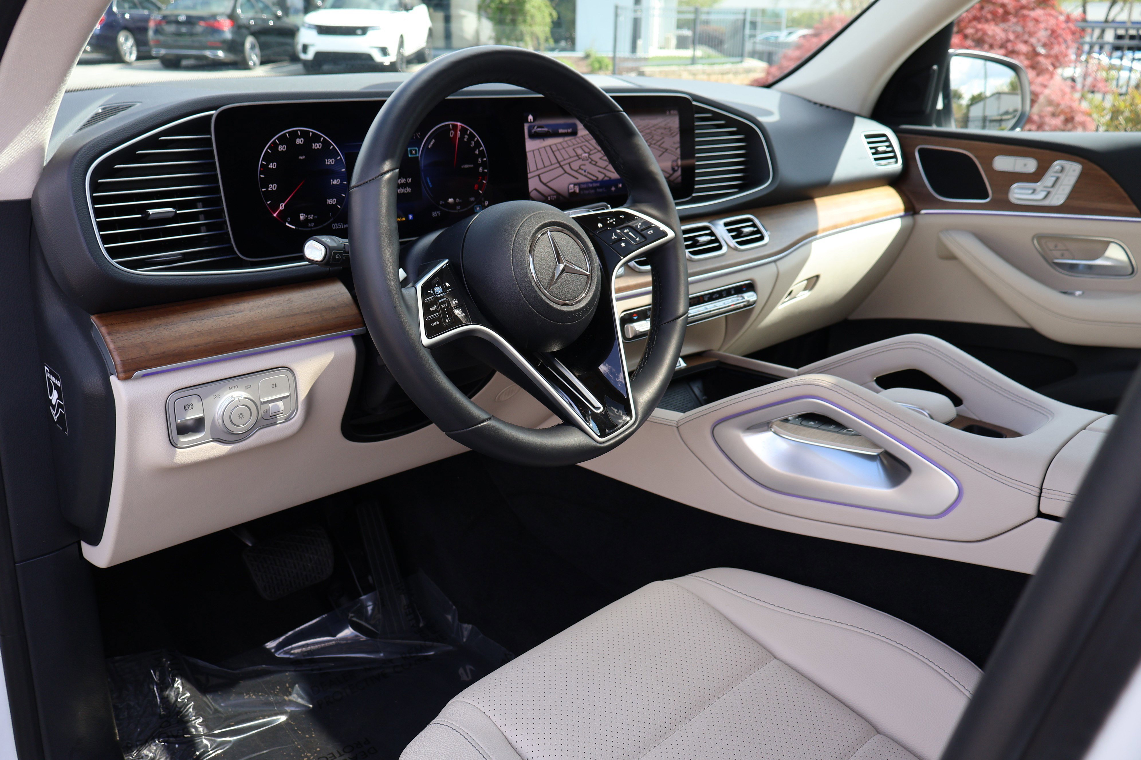Certified 2025 Mercedes-Benz GLE 450e 4MATIC image 11
