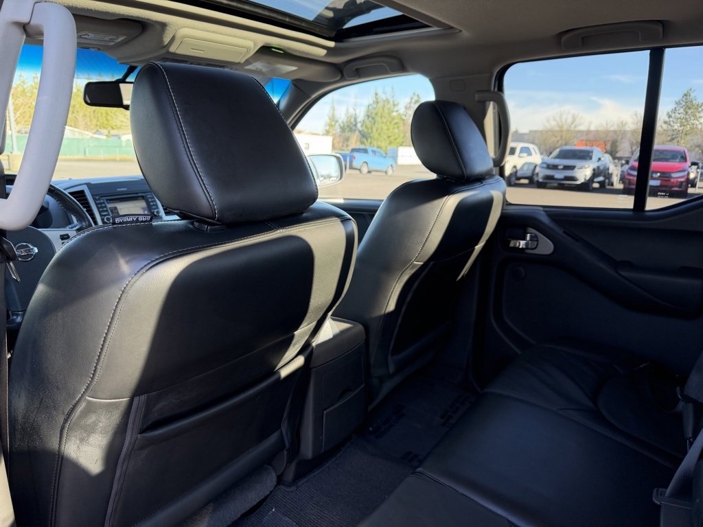 Used 2021 Nissan Frontier PRO-4X w/ Pro-4x Utility Package image 32