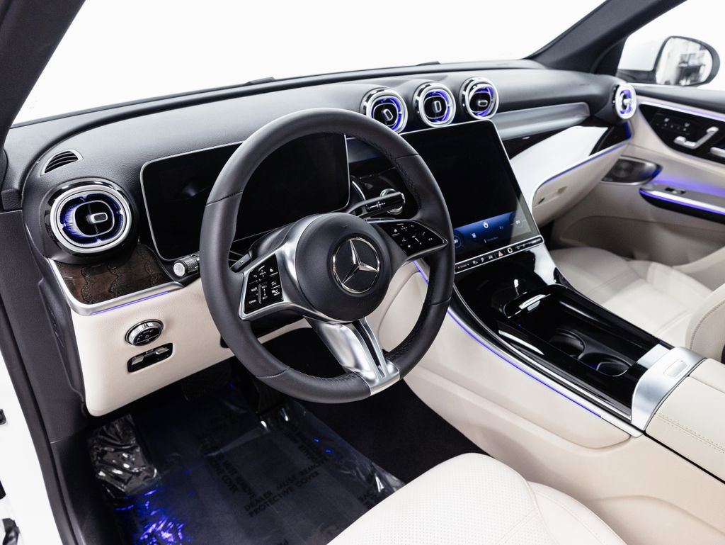 Used 2026 Mercedes-Benz GLC 350e 4MATIC image 9
