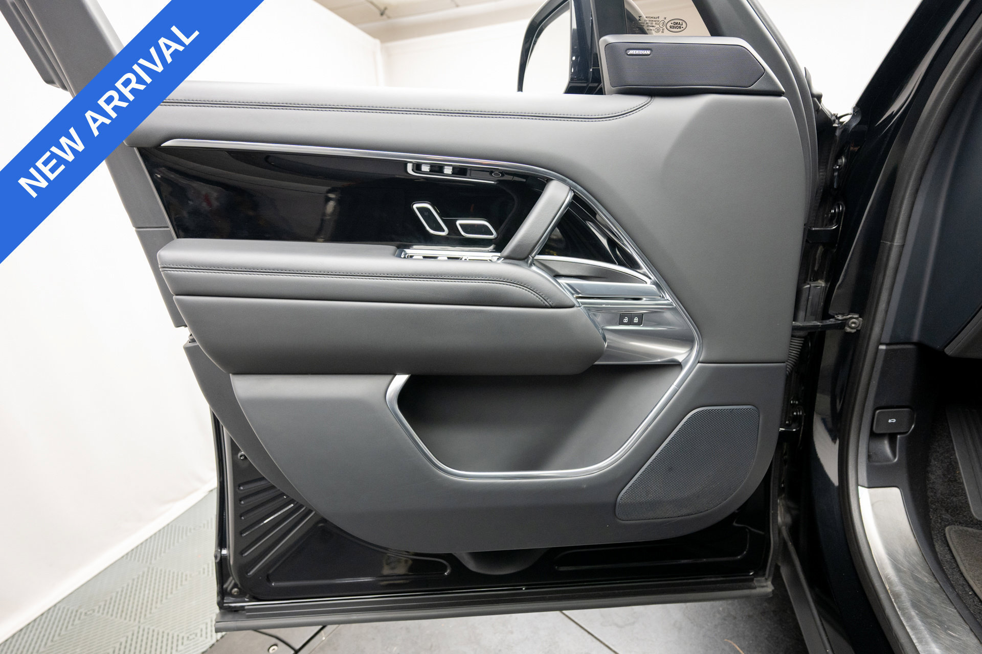 Used 2023 Land Rover Range Rover SE AWD/4WD image 23