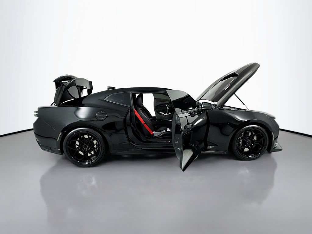 Used 2018 Chevrolet Camaro ZL1 RWD image 37