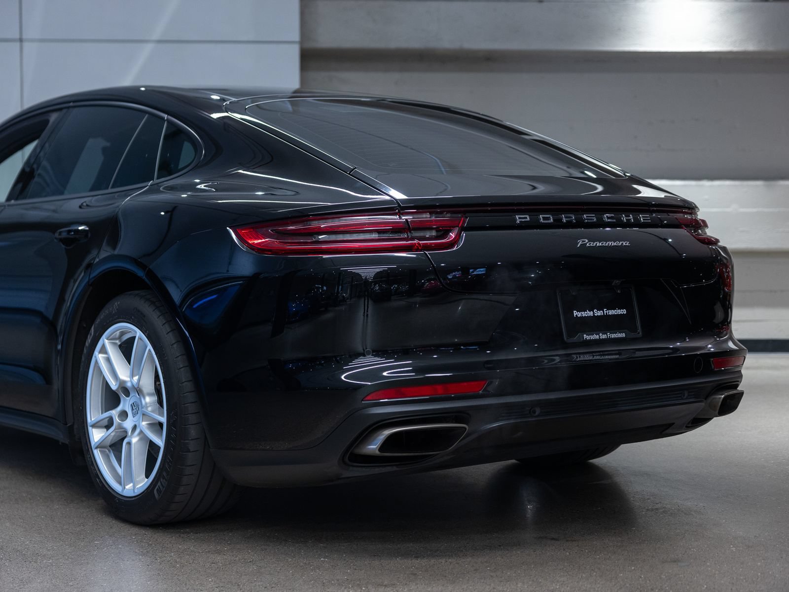Certified 2020 Porsche Panamera image 23