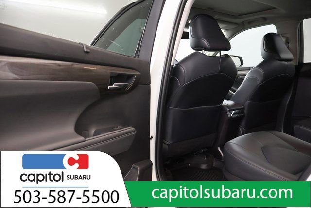 Used 2023 Toyota Highlander Limited image 29