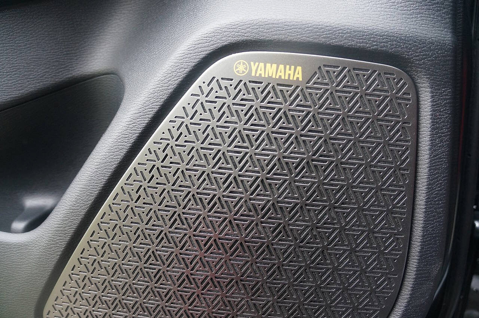 New 2025 Mitsubishi Outlander SE image 18