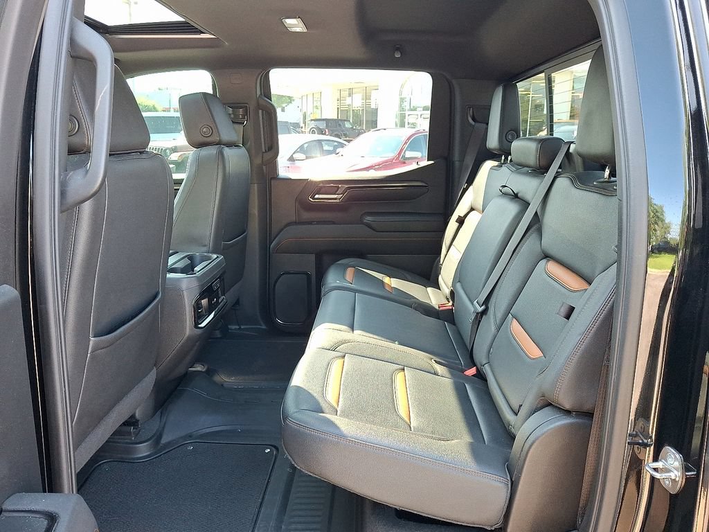 Used 2023 GMC Sierra 1500 AT4 w/ AT4 Premium Package AWD/4WD image 8